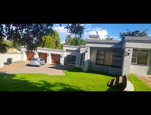 6 BEDROOM HOUSE FOR SALE IN NOORDHEUWEL
